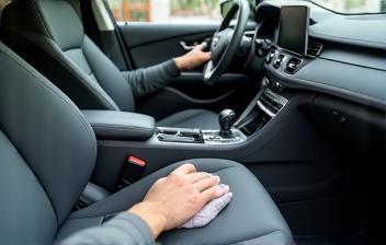Nettoyage intérieur d'une voiture à Lyon